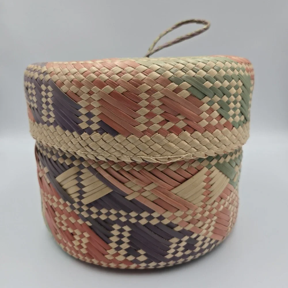 Vtg‎ Handwoven Bright Multi Color Pitcairn Island Basket W/ Lid Round 7x8 Inch
